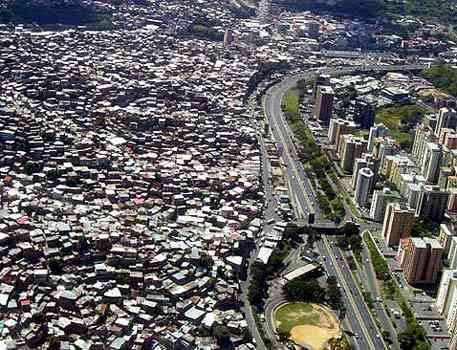 Caracas (Architekturbiennale Venedig 2006, Pressefoto) Caracas (Architekturbiennale Venedig 2006, Pressefoto)